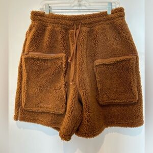 Medium Ivy Park Cargo Shorts - NWT